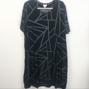 VIP KNITS BY AVENUE | Velvet Short Sleeve Dress Black Women’s Plus Size 22/24